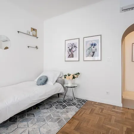 Apartment D71 - Dob 71 Cozy - Location By Bqa *